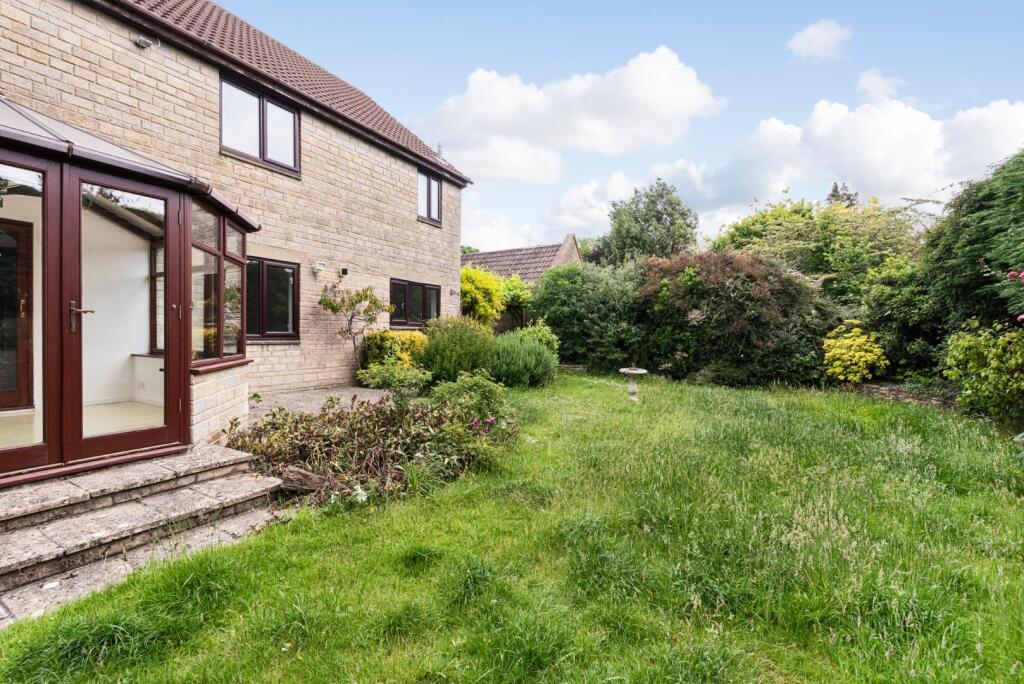 12 Trimnells, Colerne, Wiltshire SN14 8EP-5 (1).jp