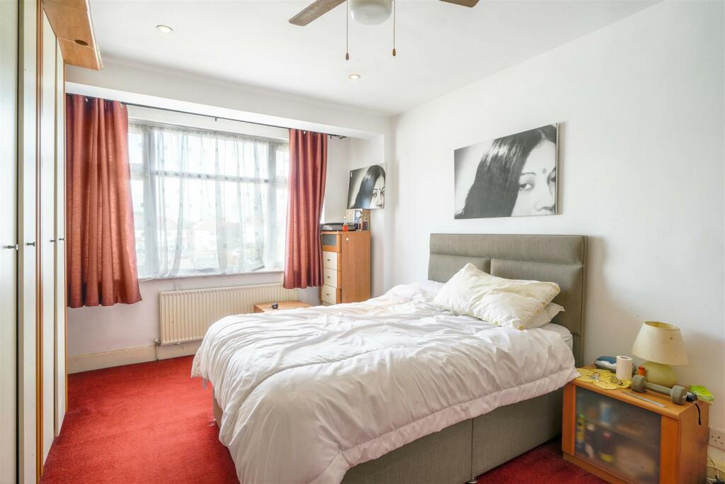 15 Langham Gardens - HhKlhSVk4LDik3cLJTHV.jpg