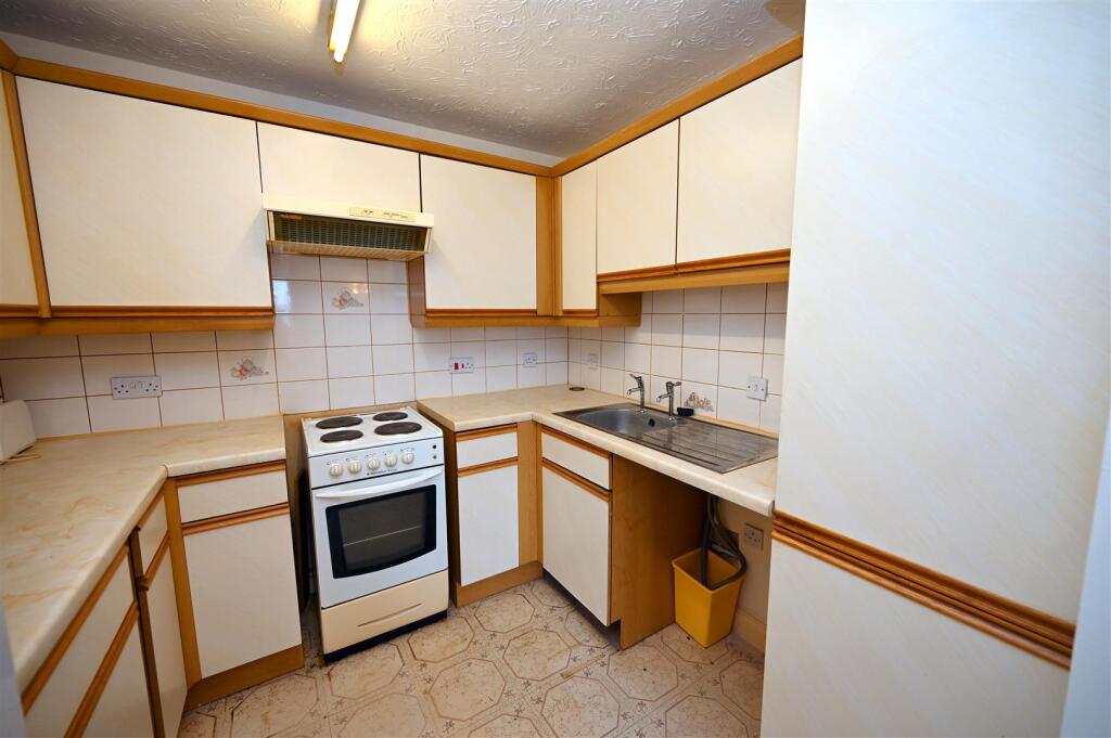 kitchen 1.JPG