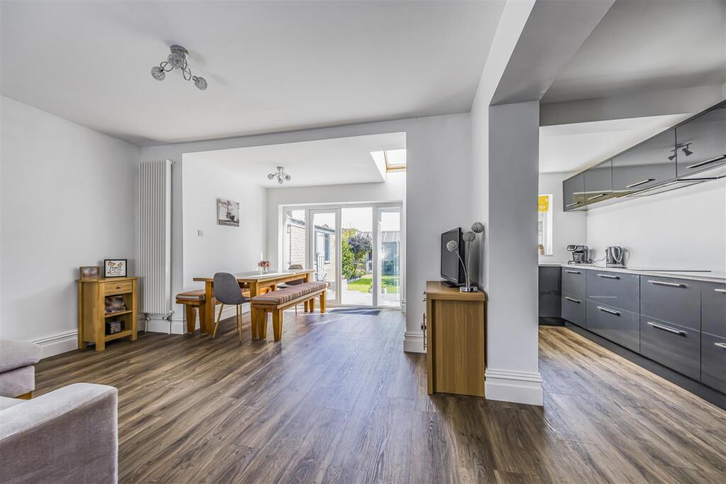 5 Woolner Avenue, Cosham-PorticoMarketing-SoldBy-3
