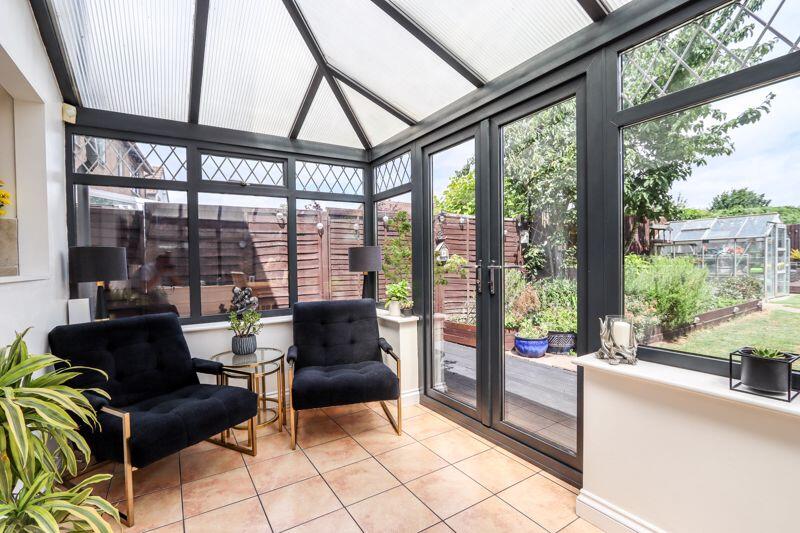 Conservatory/Dining Area