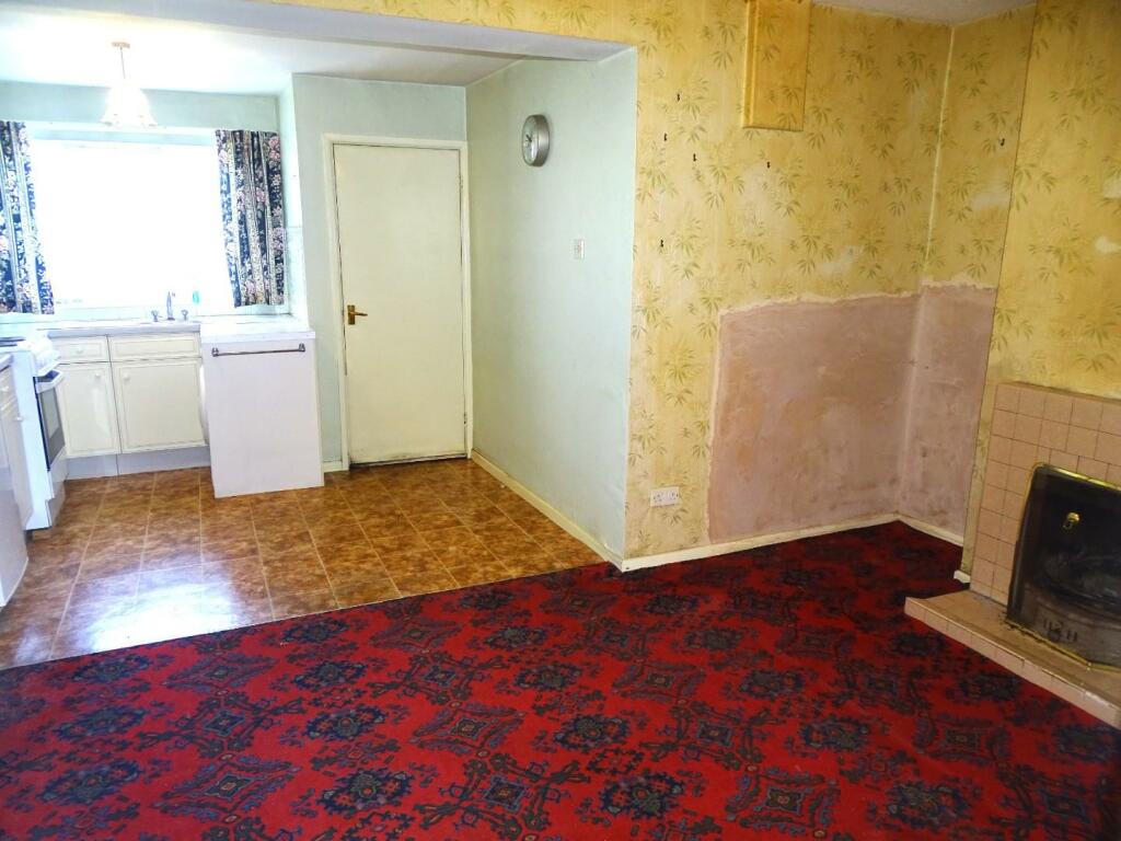 KITCHEN/DINER (needs updating)