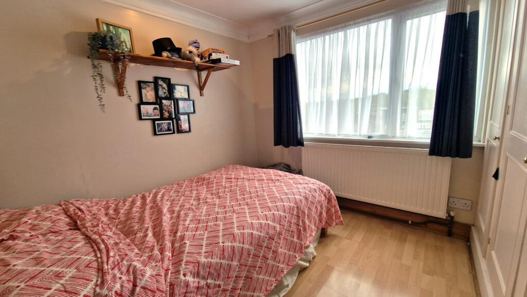 LOFT REAR BEDROOM