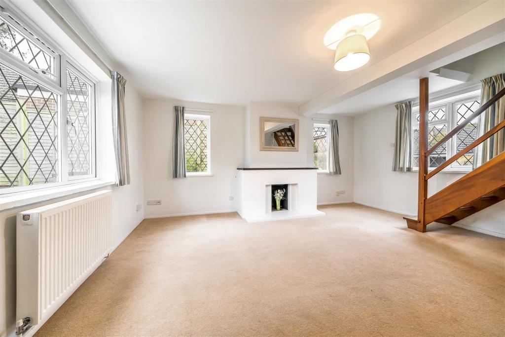 10 Critchmere Vale - Sitting Room 2.jpg
