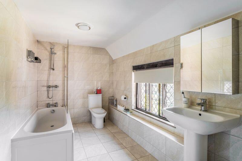 En Suite Main House