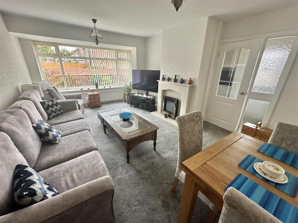 Bramleys Estate Agents - Robyn Royd Avenue - Mirfi