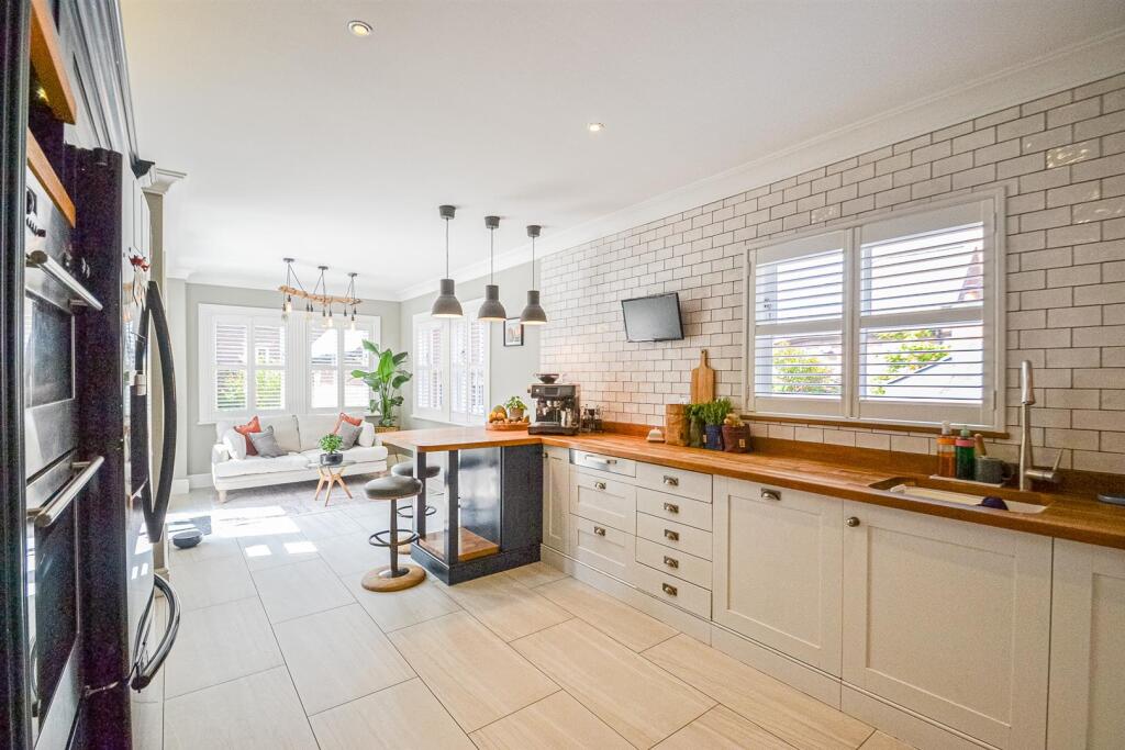 Dining Kitchen &amp; Family Room