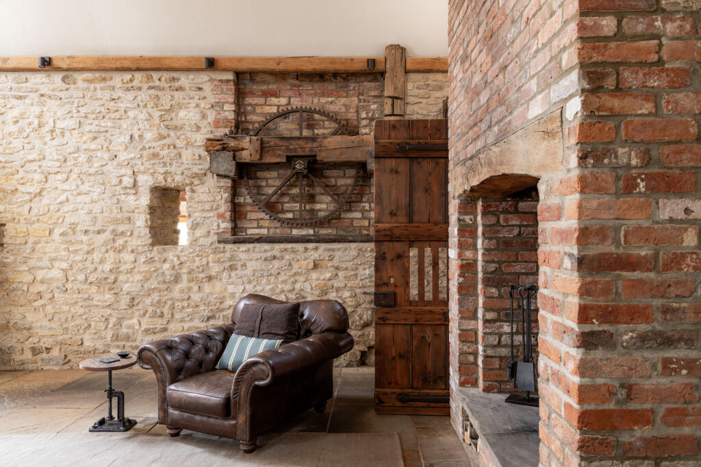 282694 - Ginmill Barn 37.jpg