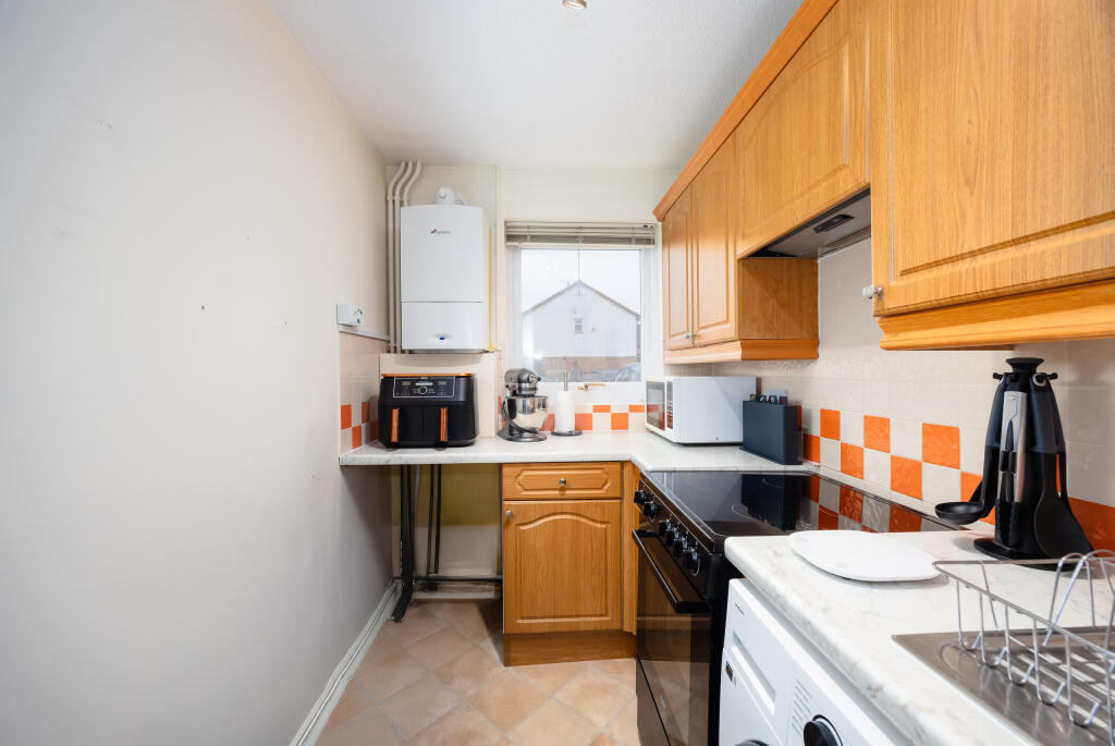 9 Meadow Close, Aylesbury HP20 1XH-2