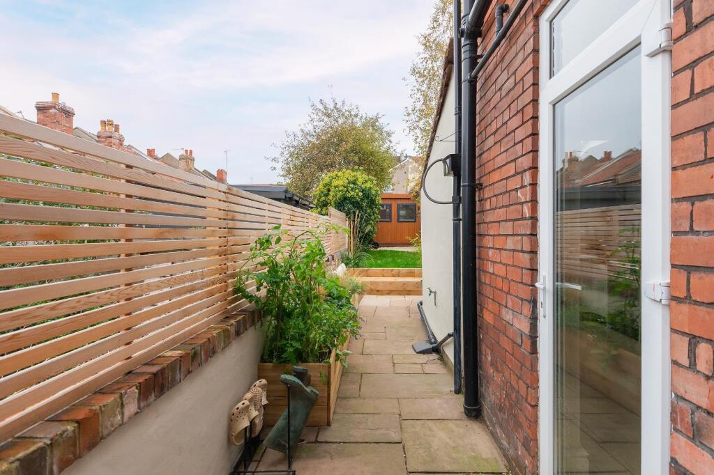 0C2RBN - External D.jpg