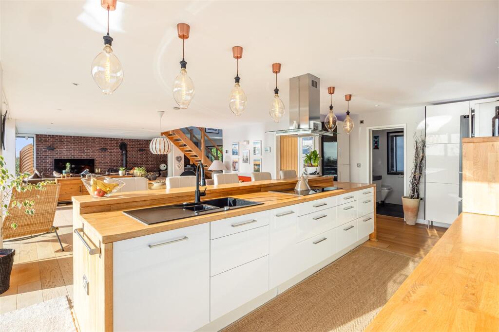 43 - 53 Dunstone Park Road Paignton.jpg