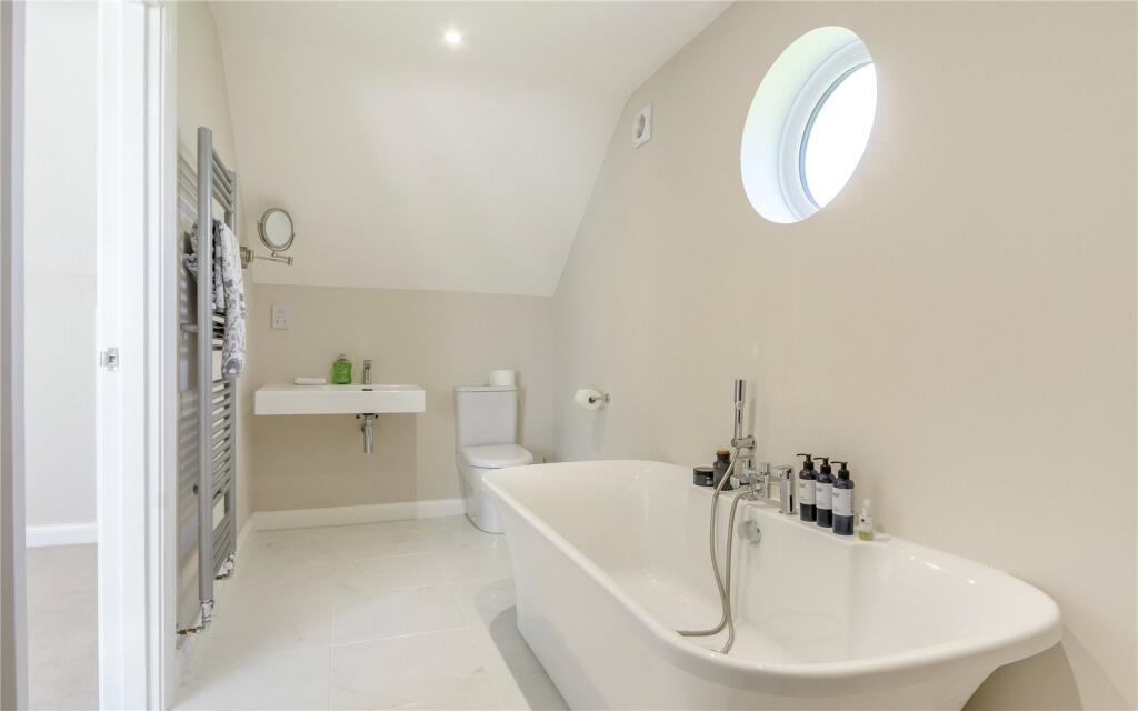 En Suite Bathroom
