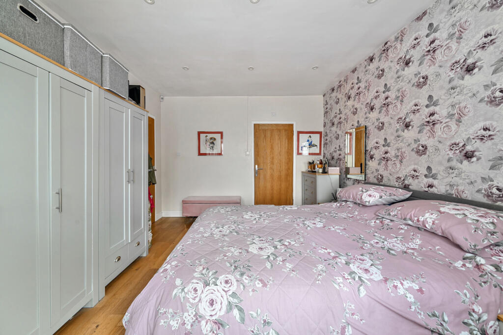 18-6819db877ae99-...