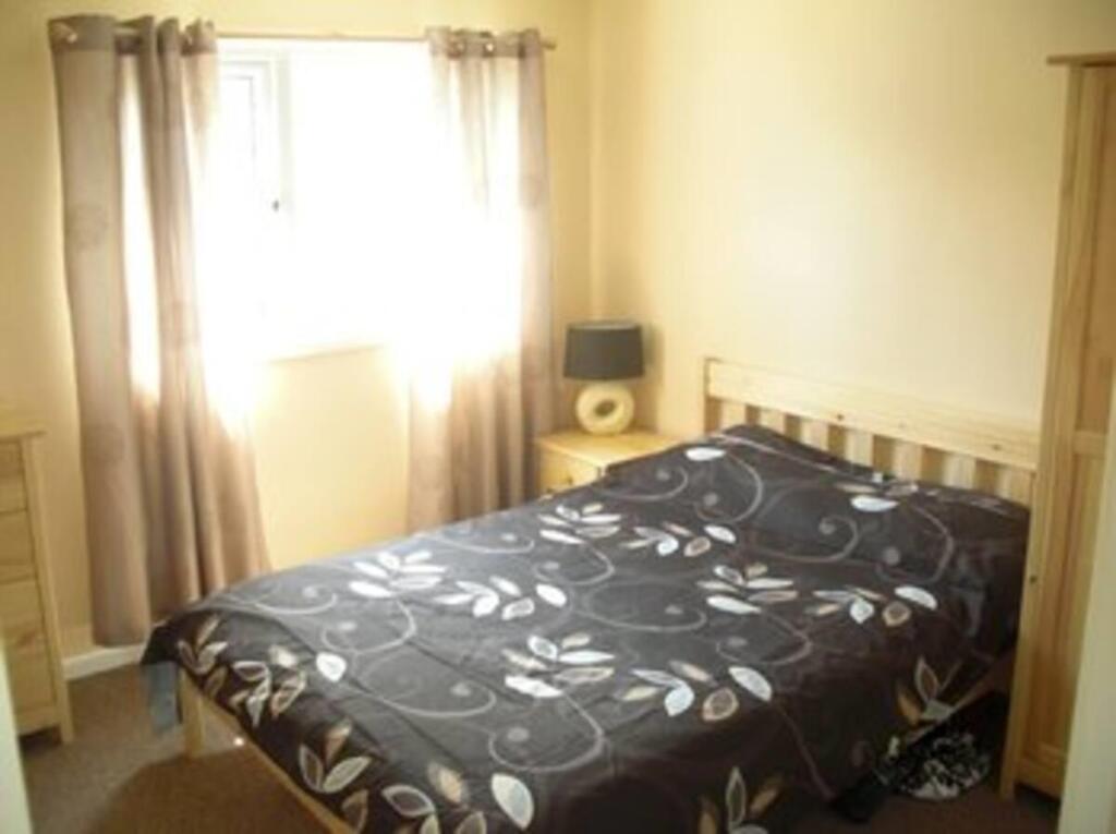 Bedroom 1.jpg