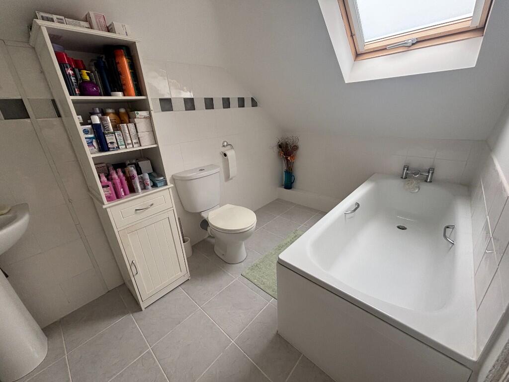 En-Suite Bathroom 
