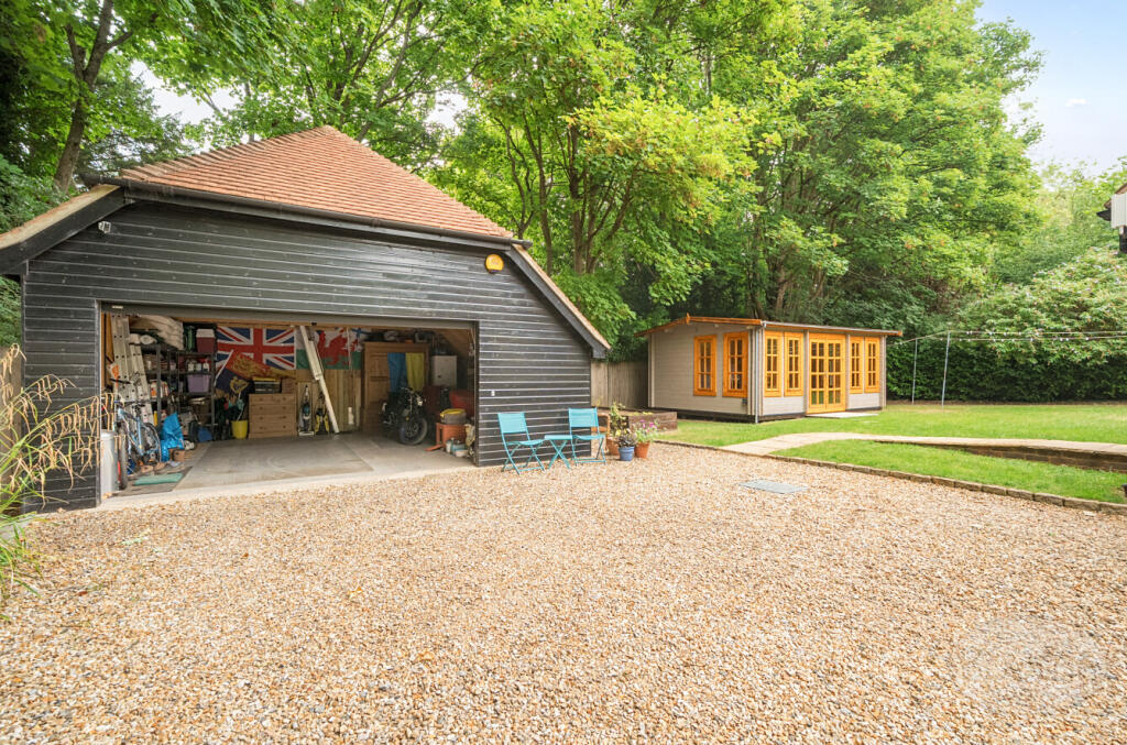 27daf1e8-82b1-430...