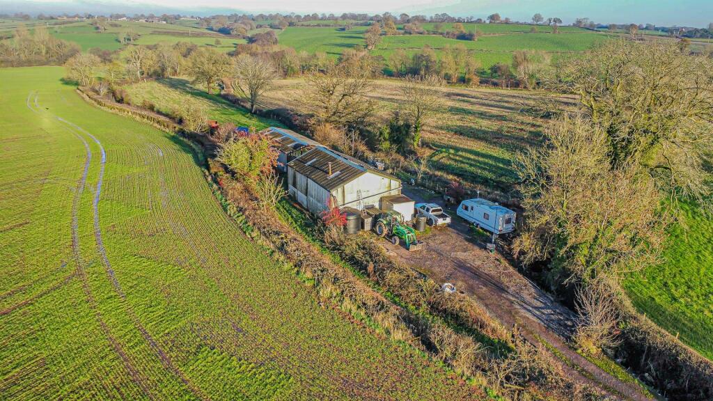 dji_fly_20251203_142334_936_1764771924210_photo_op