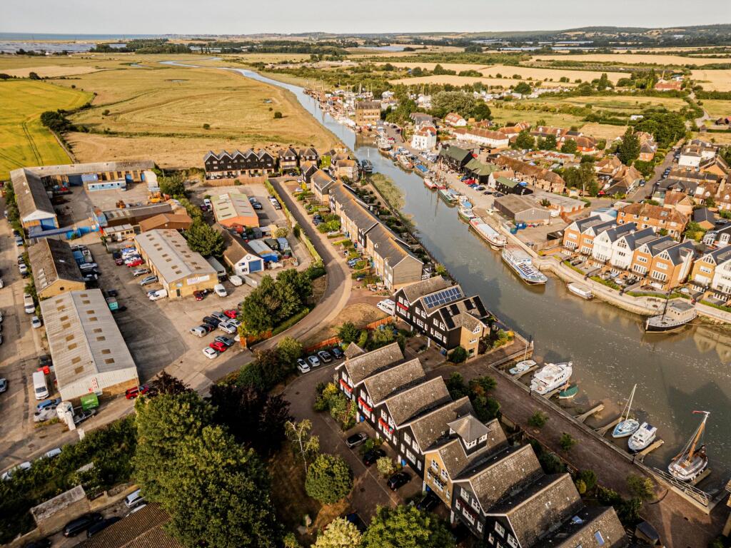 Surrounding Views (7)