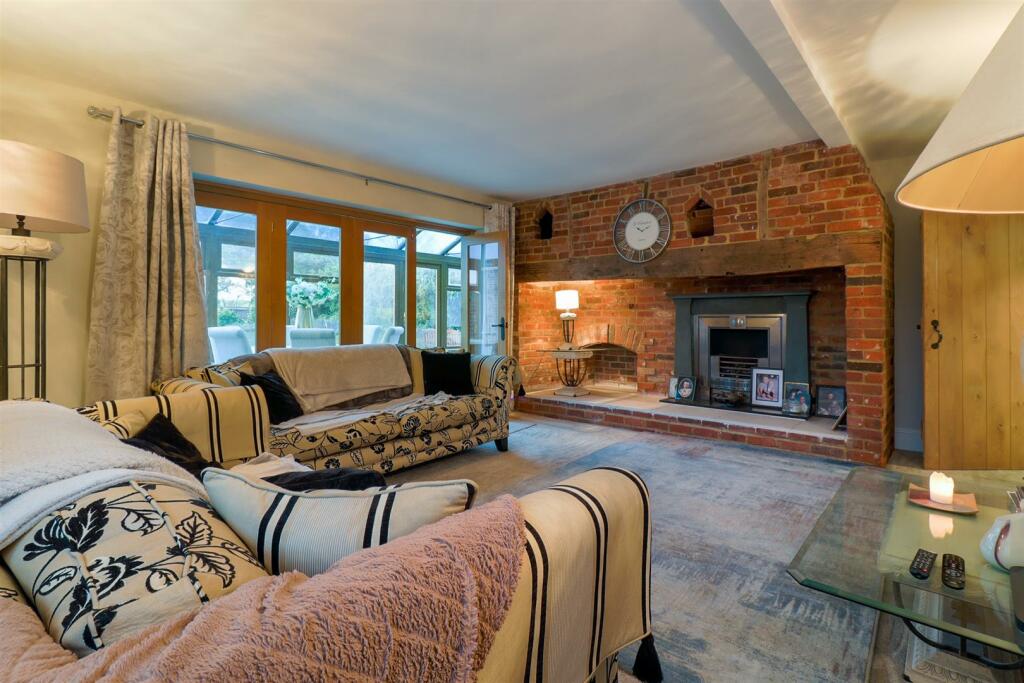 SITTING ROOM