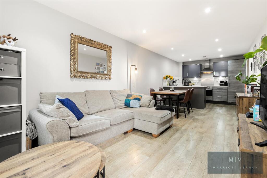 Flat 2, 28, Normanton Road MV-11.jpg