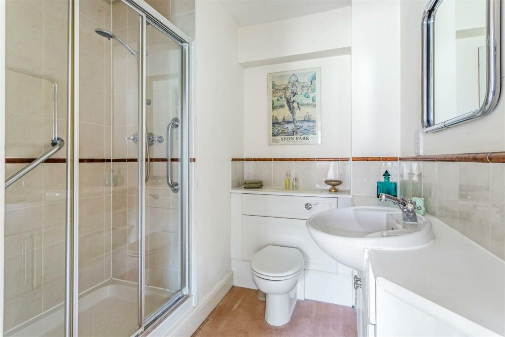 7-Clarendon-Mews-13.jpg