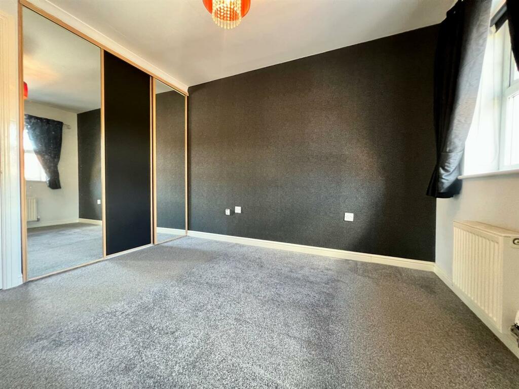 USE bedroom 1 (3).jpg