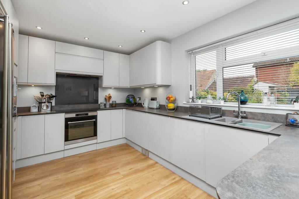 Kitchen Dining Area
