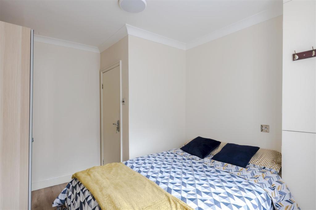 bedroom-1.jpg