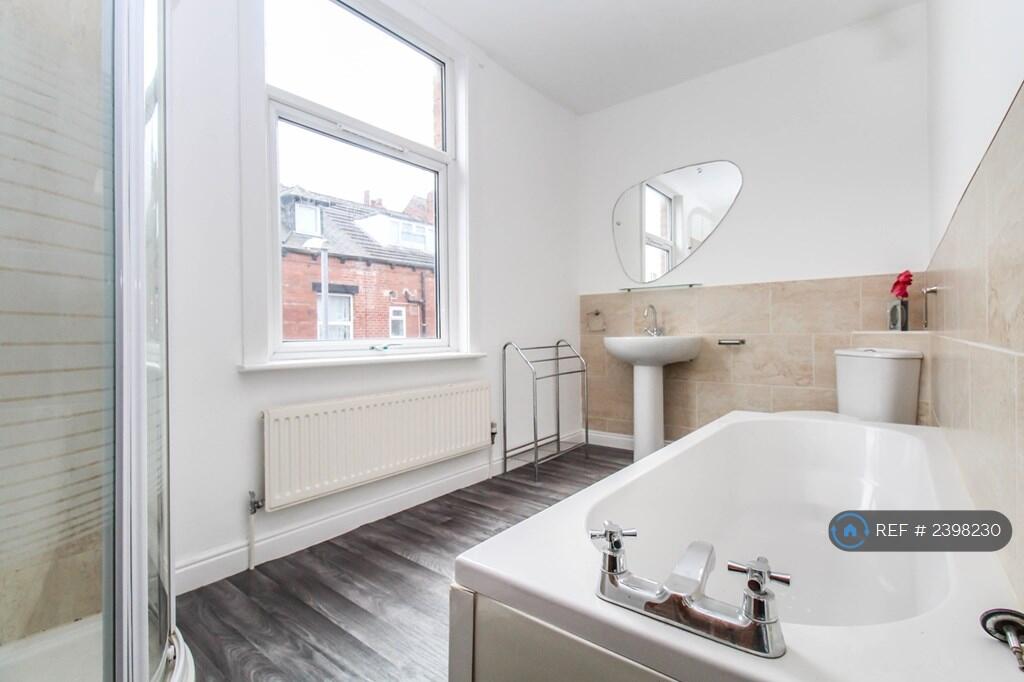 Shared Bathroom With Shower