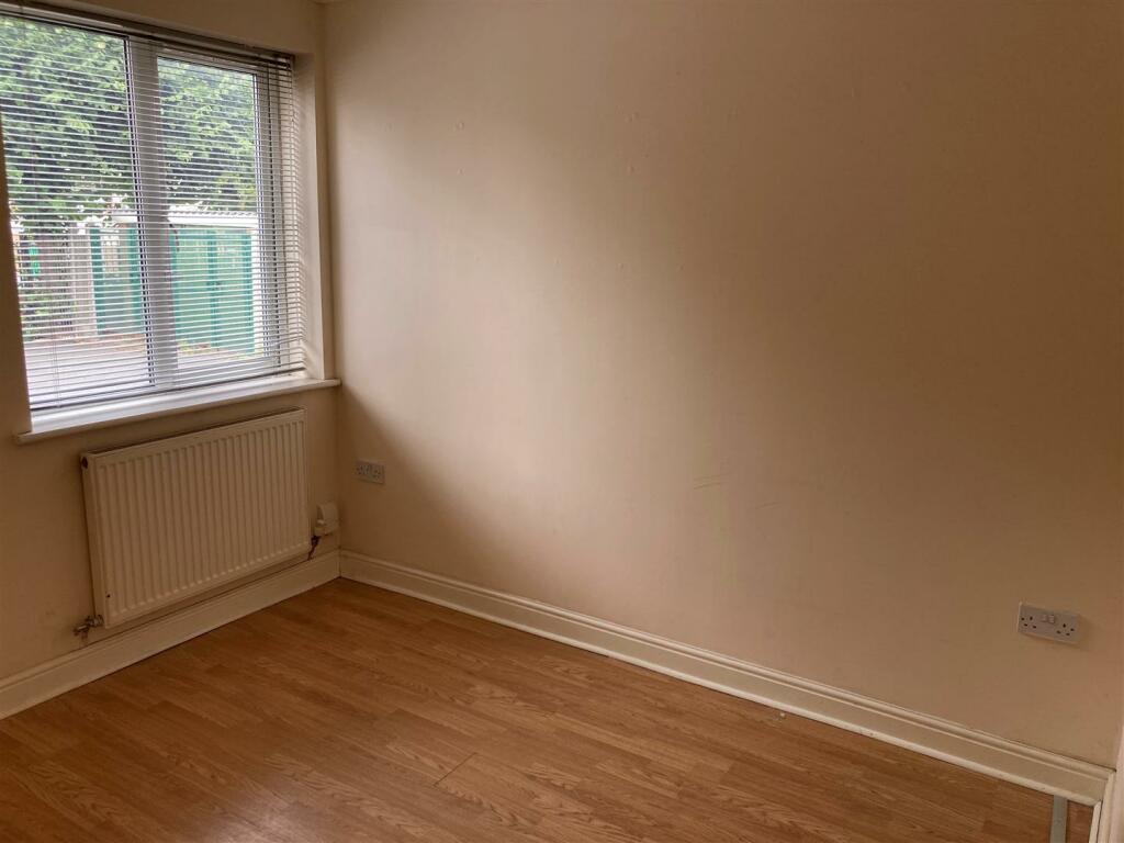 Front Bedroom.jpg