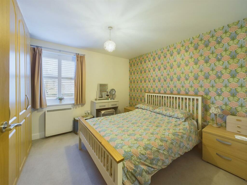 Bedroom: