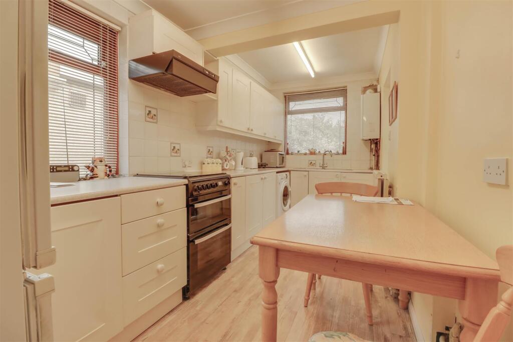 38 LABURNUM AVENUE-3.jpg