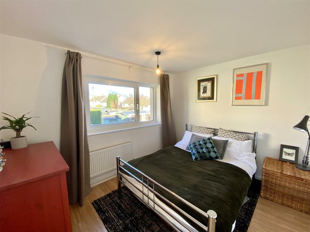 BEDROOM 2