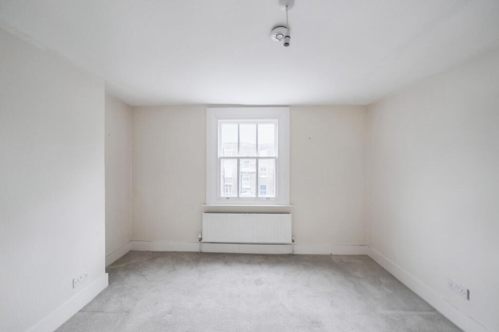 42D Cambridge Gardens, Notting Hill, London W10 5UD