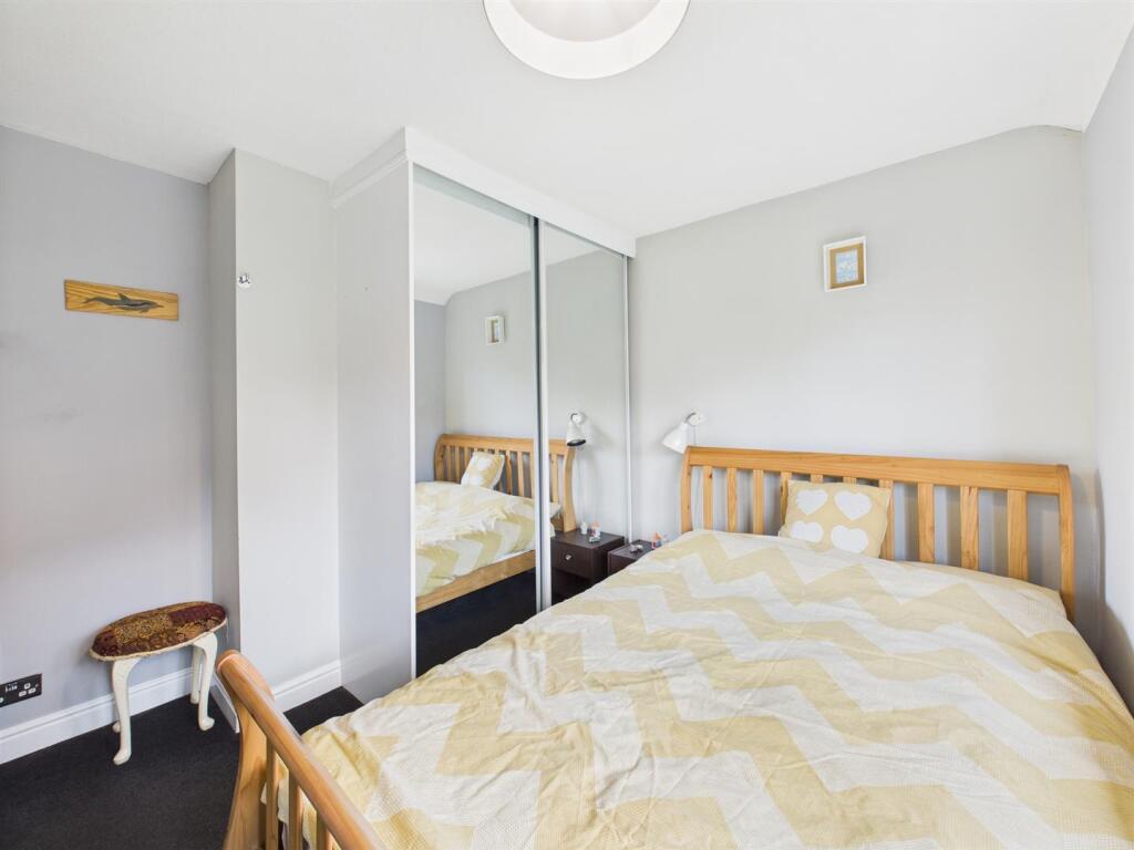 Bedroom: