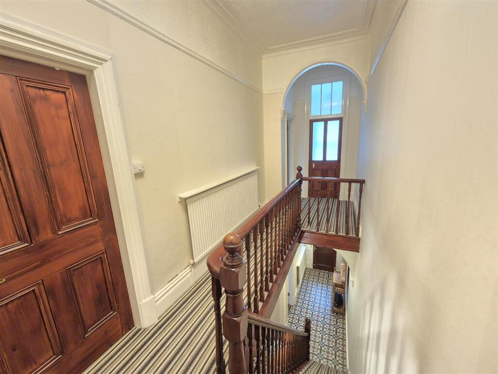 Gallery Style Landing