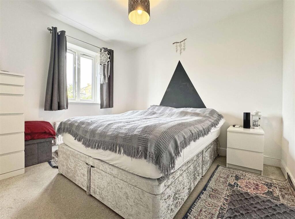 Master Bedroom.jpg
