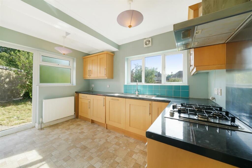 13 East Court - AHskpEkmvomfCAXJltuU.jpg