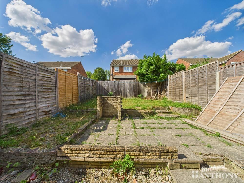 CAM02773G0-PR0325-STILL013-thumbnail-h750-70