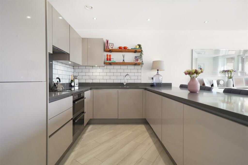30 Garisson Heights - UCYquO2pir8aY2onObgA.jpg