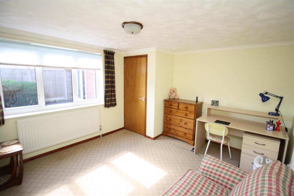 bedroom 4/home office