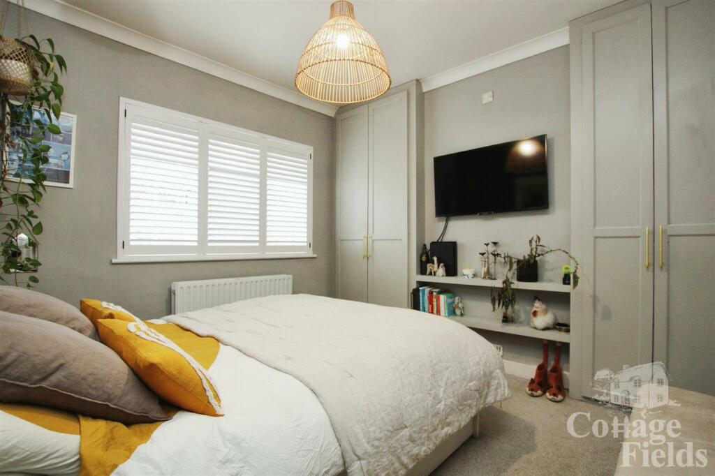 bed 201 20 281 29.JPG