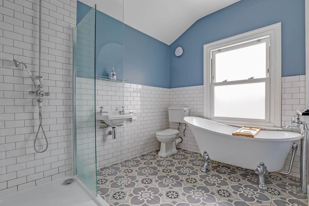 07-7a0dJHHGLL - 6...