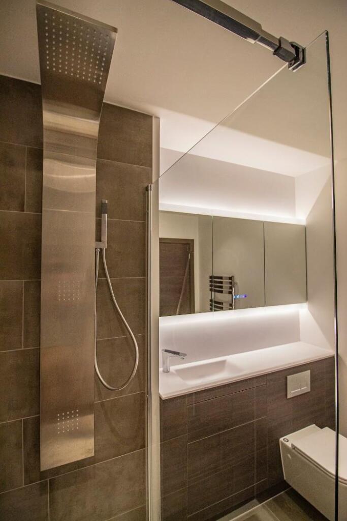 14 Harland Court, Miller's Quarter [Ensuite] 01.jp