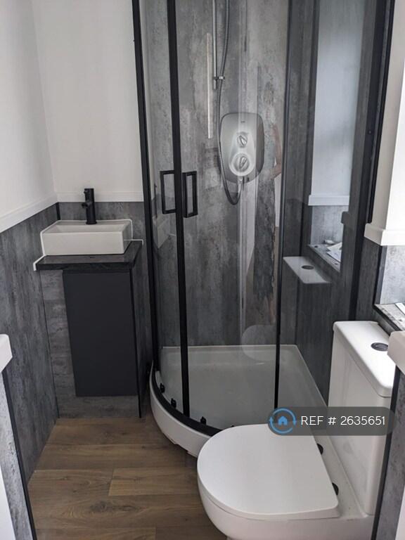 En Suite Bathroom