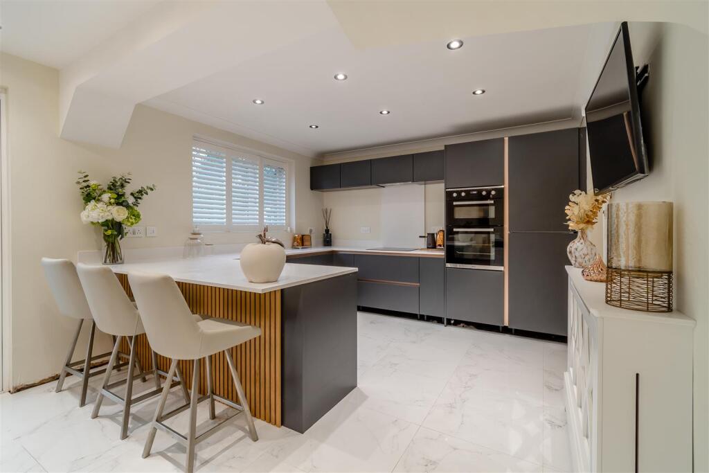 8635616-interior17.jpg