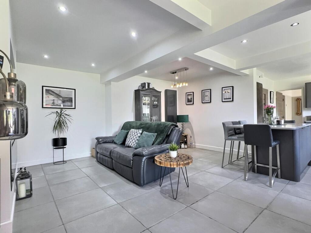 Open Plan Kitchen Diner &amp; Lounge