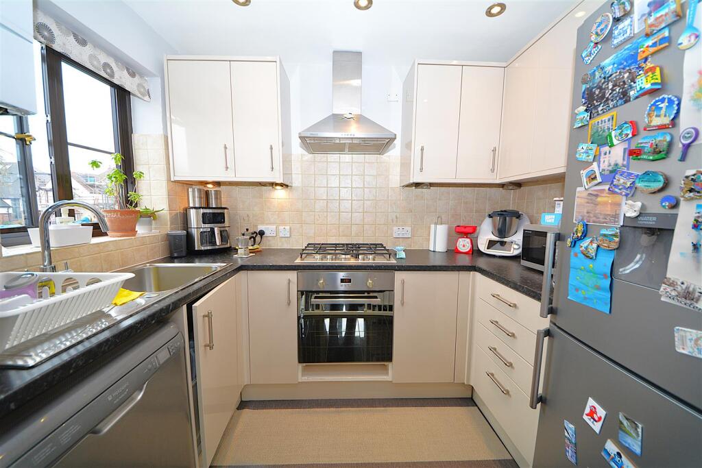 Kitchen.JPG