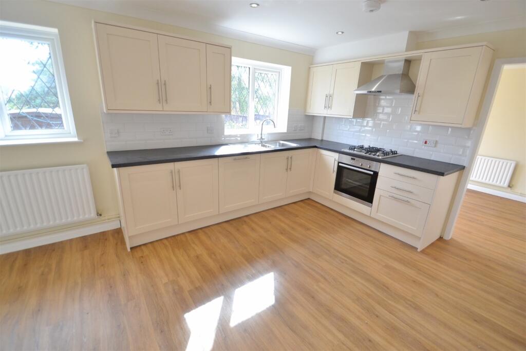 Kitchen/Breakfast Ro