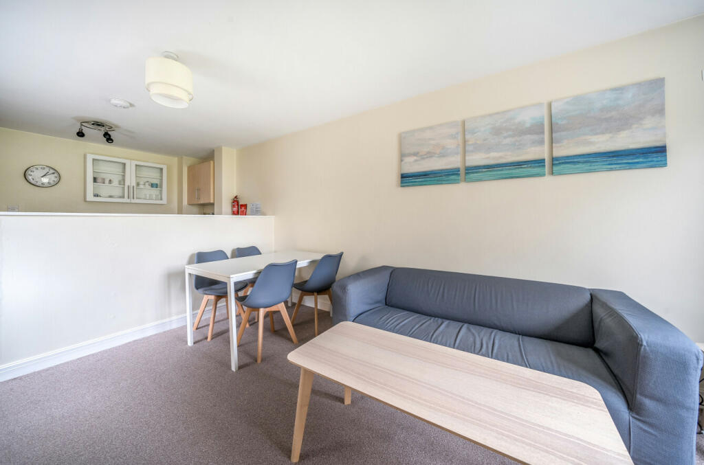 Sitting/Dining Room